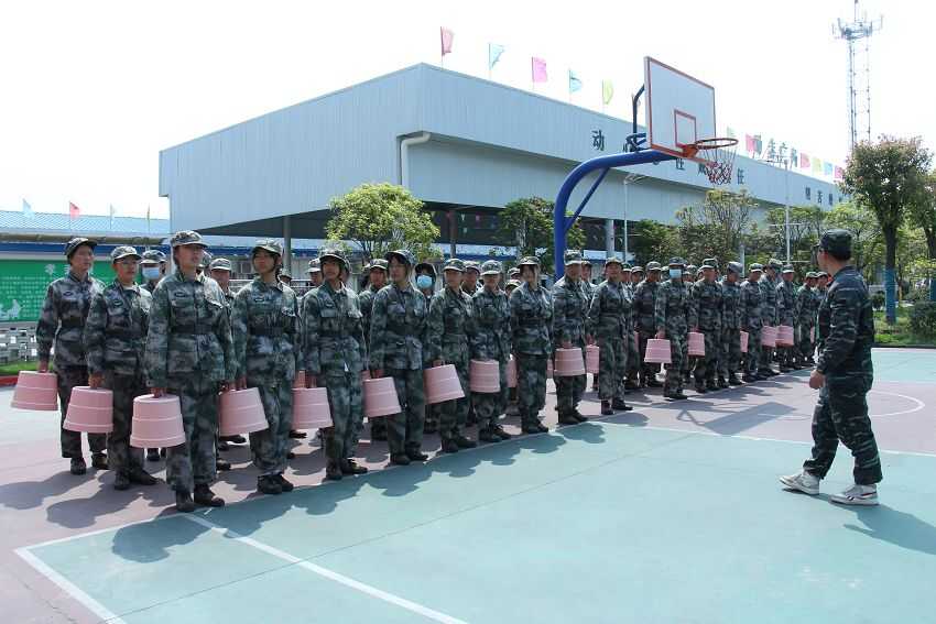 小孩不喜欢读书有哪些原因？小孩不读书怎么办？(图2)