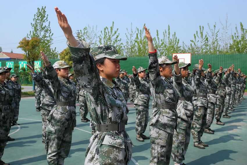 如果孩子不上学怎么办？家长要怎样正确引导？(图1)