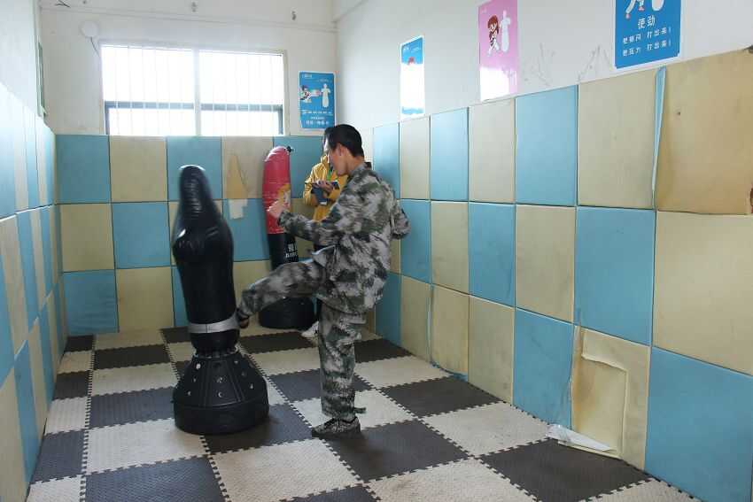青少年沉迷网络游戏怎么办?有什么方法可以帮助他吗(图1)