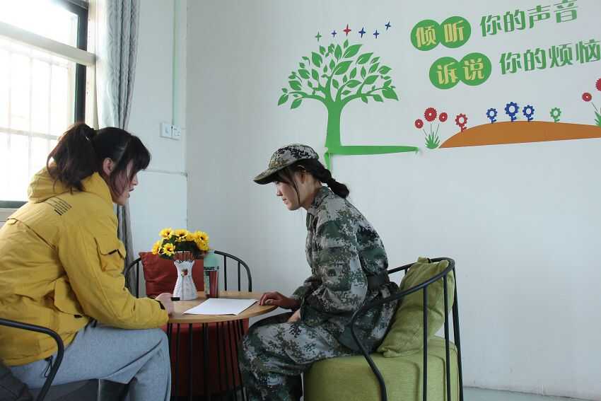 如何应对儿童网瘾？父母可以先和孩子多交流(图1)